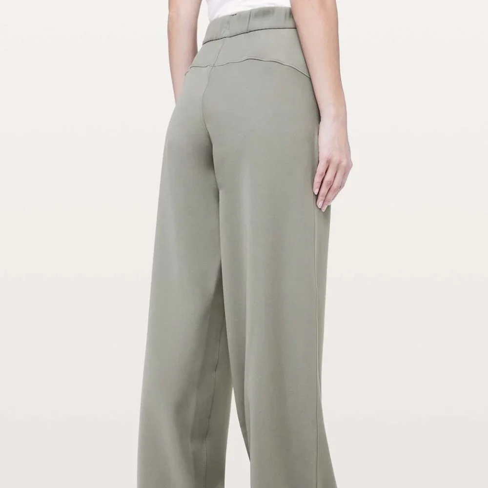 NEW Lululemon On The Fly Pant *Wide Leg Woven 31.5" Grey Sage size 8 - Picture 5 of 8